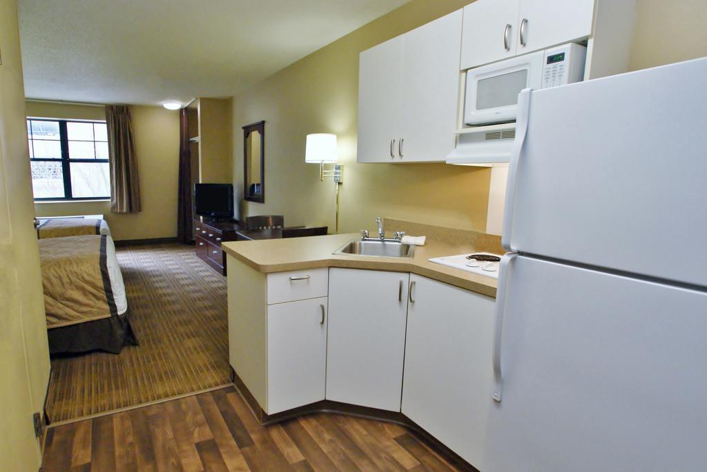 Mainstay Suites Chicago Hillside Eksteriør bilde