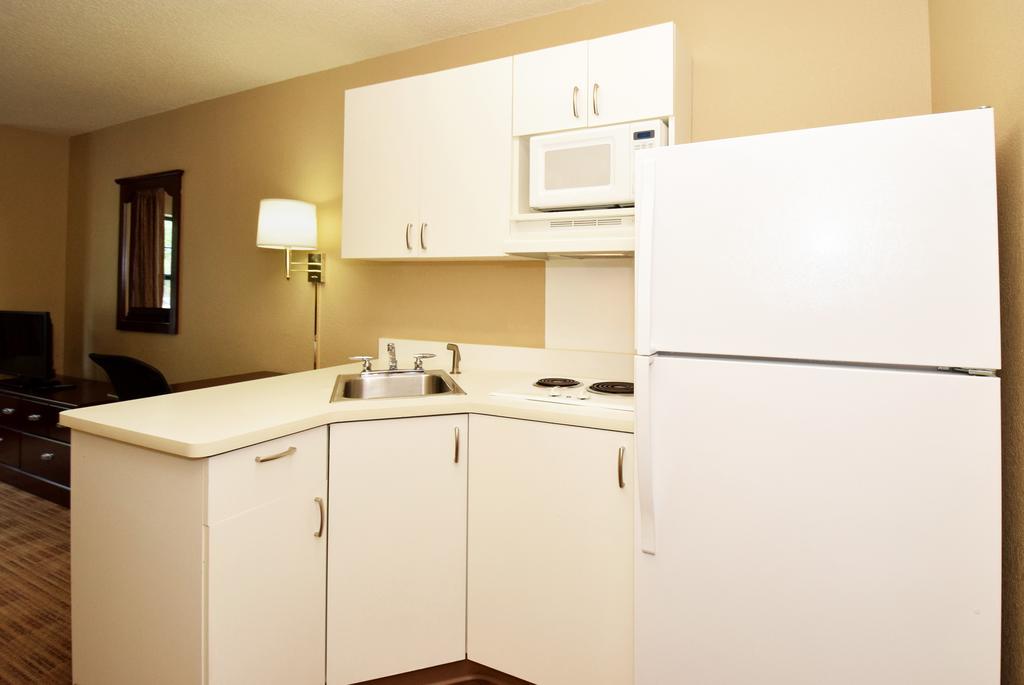 Mainstay Suites Chicago Hillside Eksteriør bilde