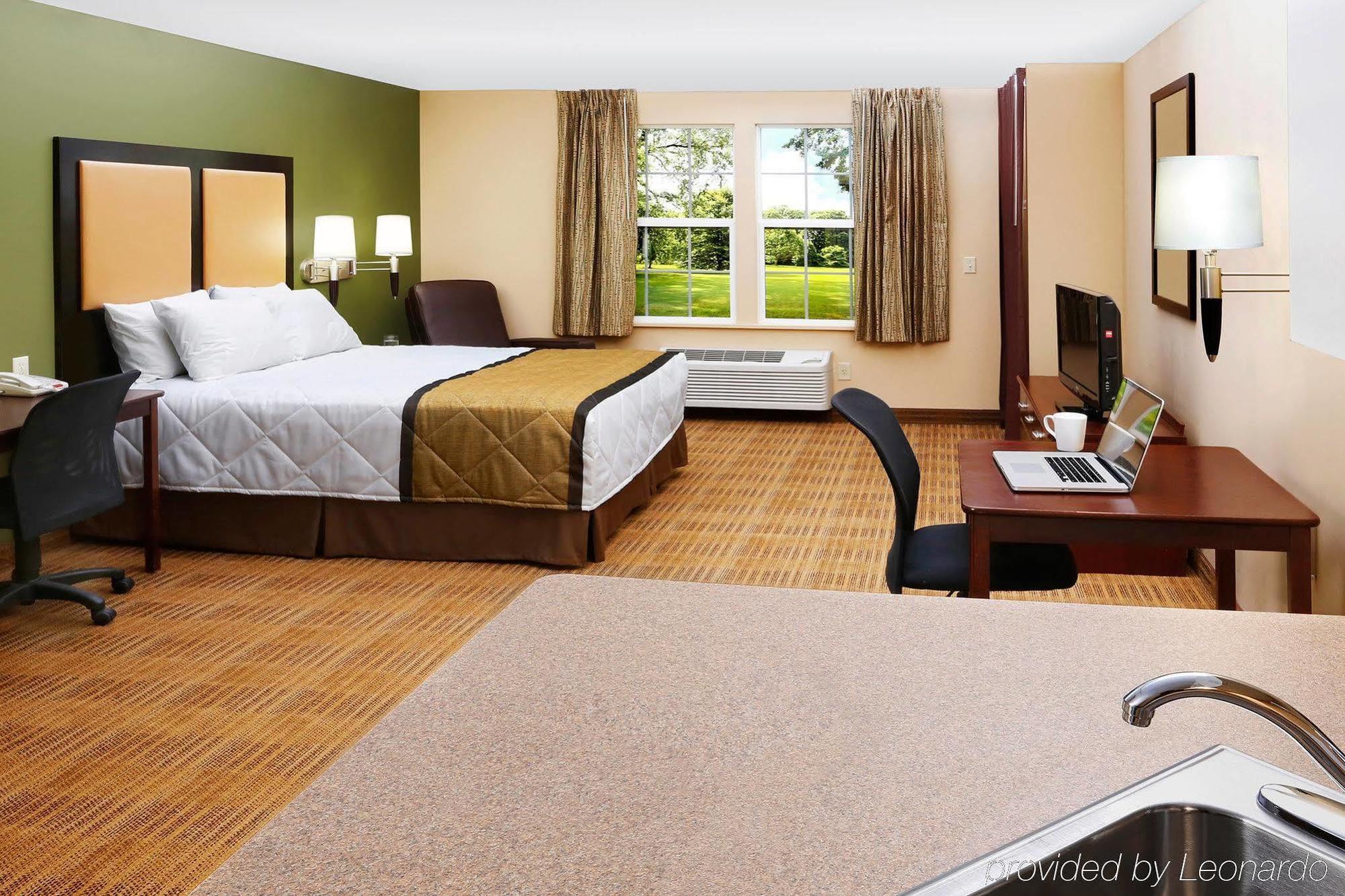 Mainstay Suites Chicago Hillside Eksteriør bilde